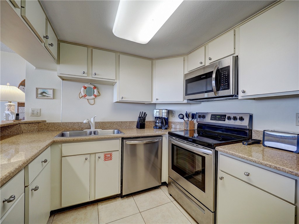 6649 Seacomber Dr 402 Property Photo 6