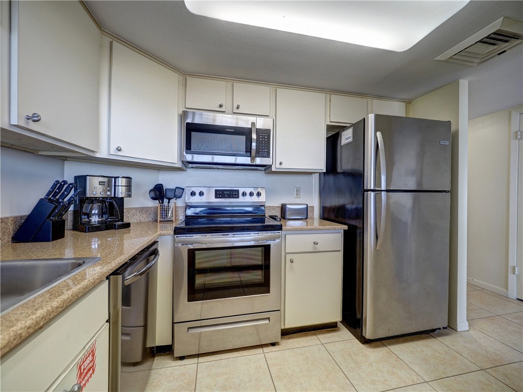 6649 Seacomber Dr 402 Property Photo 7