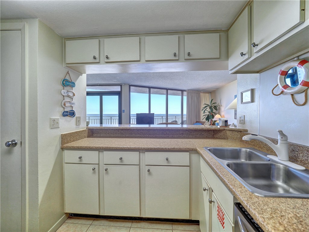 6649 Seacomber Dr 402 Property Photo 8