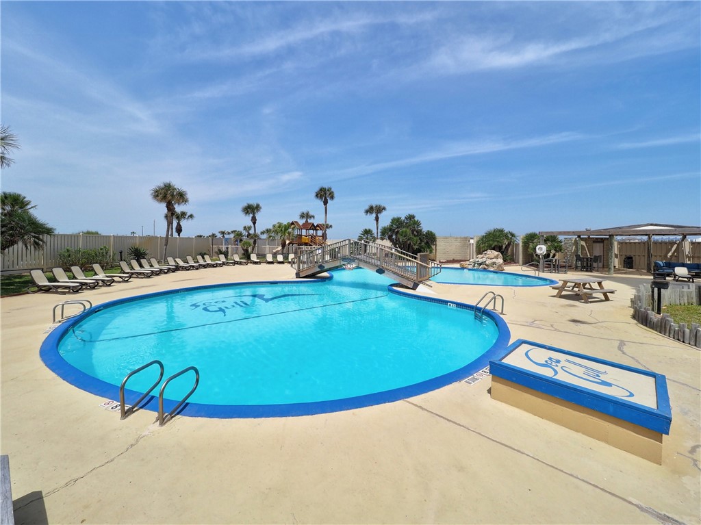 6649 Seacomber Dr 402 Property Photo 28