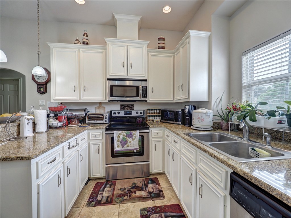 13838 Sea Horse Ave Property Photo 4