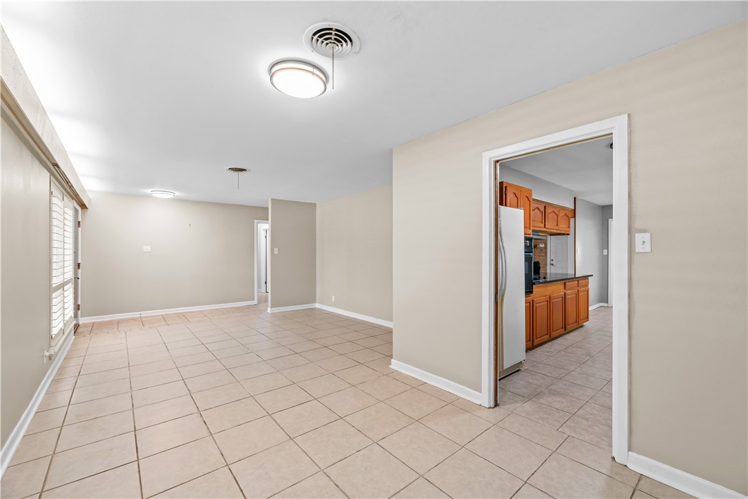 402 Pennington Dr Property Photo 5