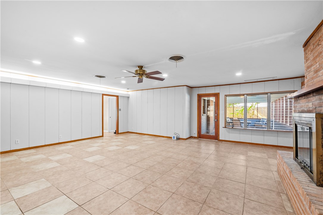 402 Pennington Dr Property Photo 8