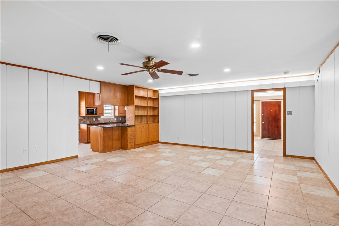 402 Pennington Dr Property Photo 9