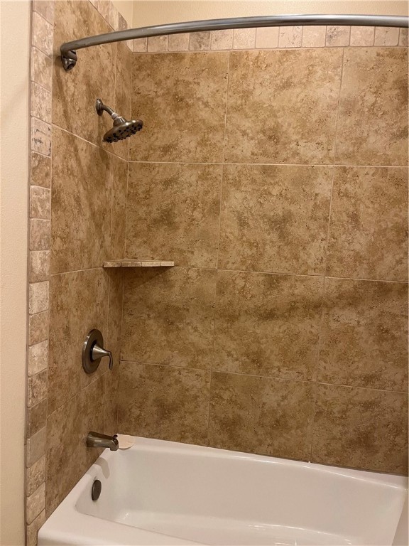 2711 Lakeview Dr Property Photo 10