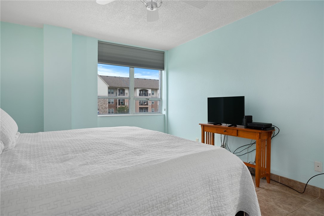 715 S Upper Broadway St 303 Property Photo 19