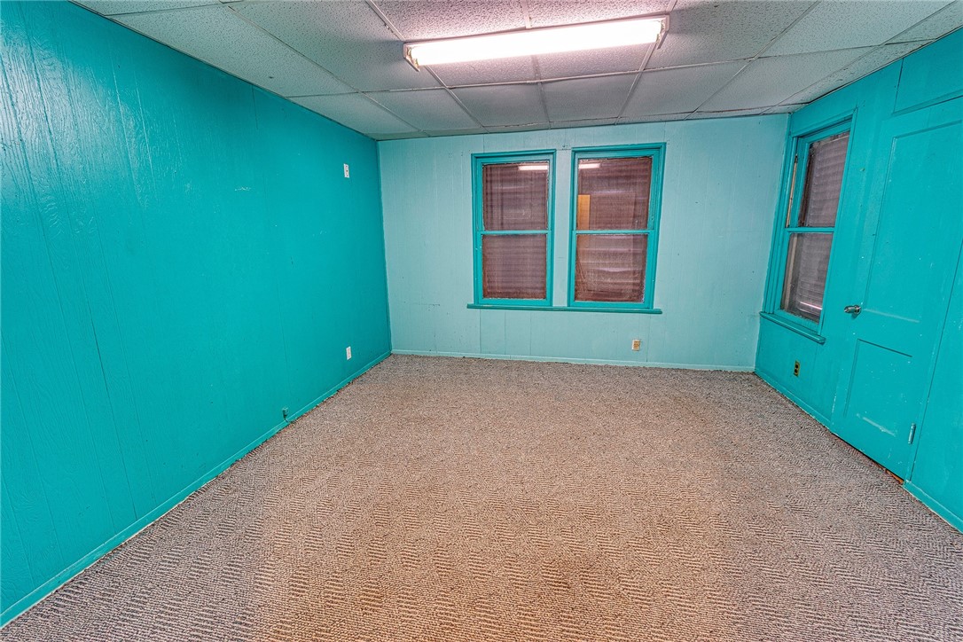 402 Cole St Property Photo 11