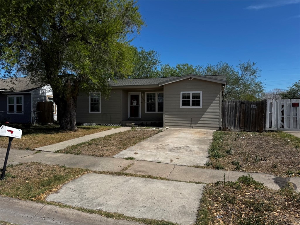5314 Navarro St Property Photo