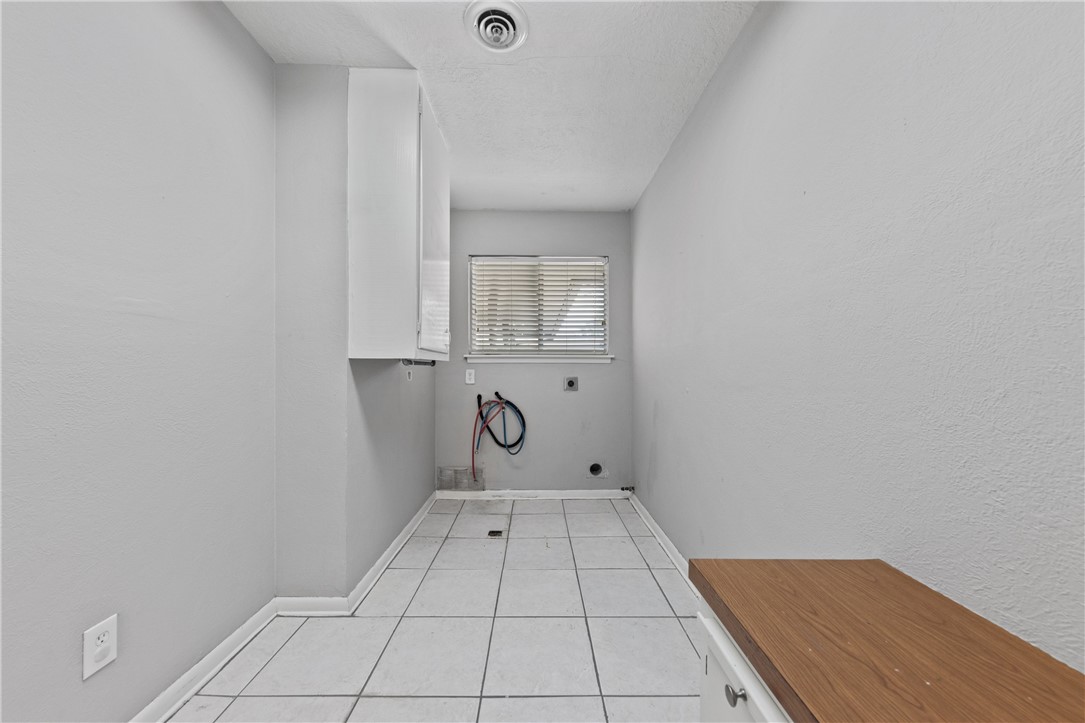 5609 Martinique Dr Property Photo 8