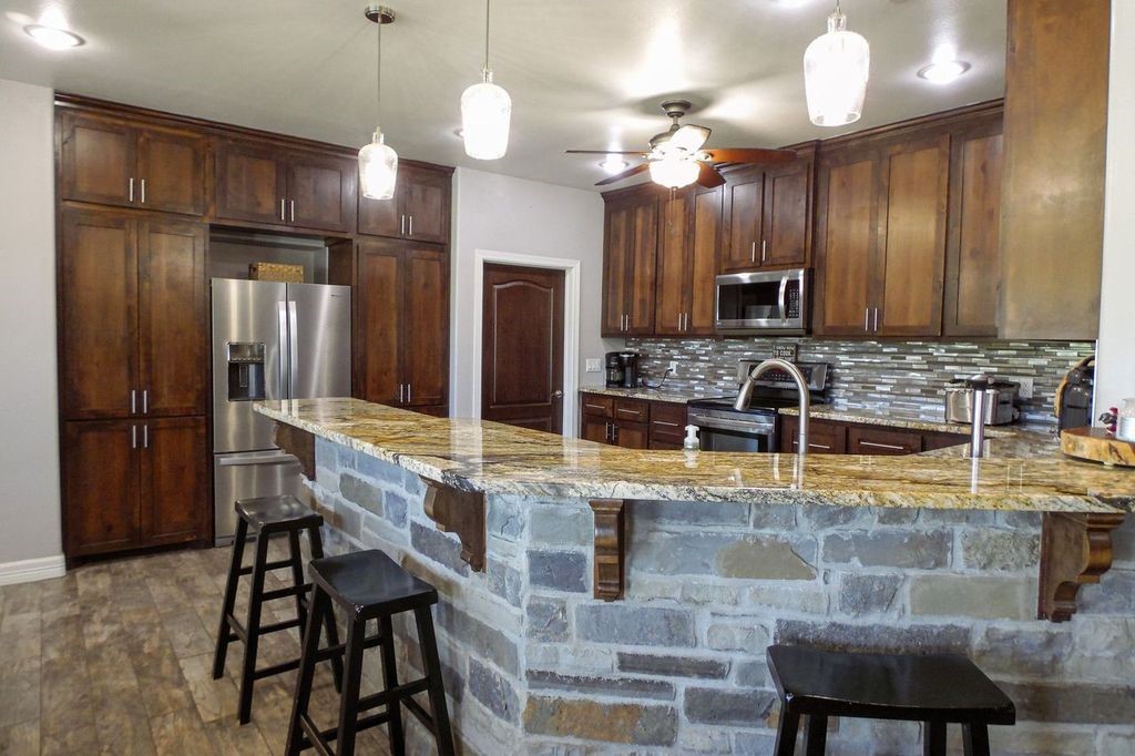 7049 Fm 673 Property Photo 22