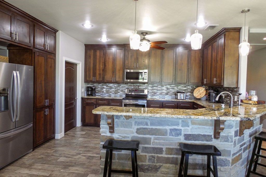 7049 Fm 673 Property Photo 23