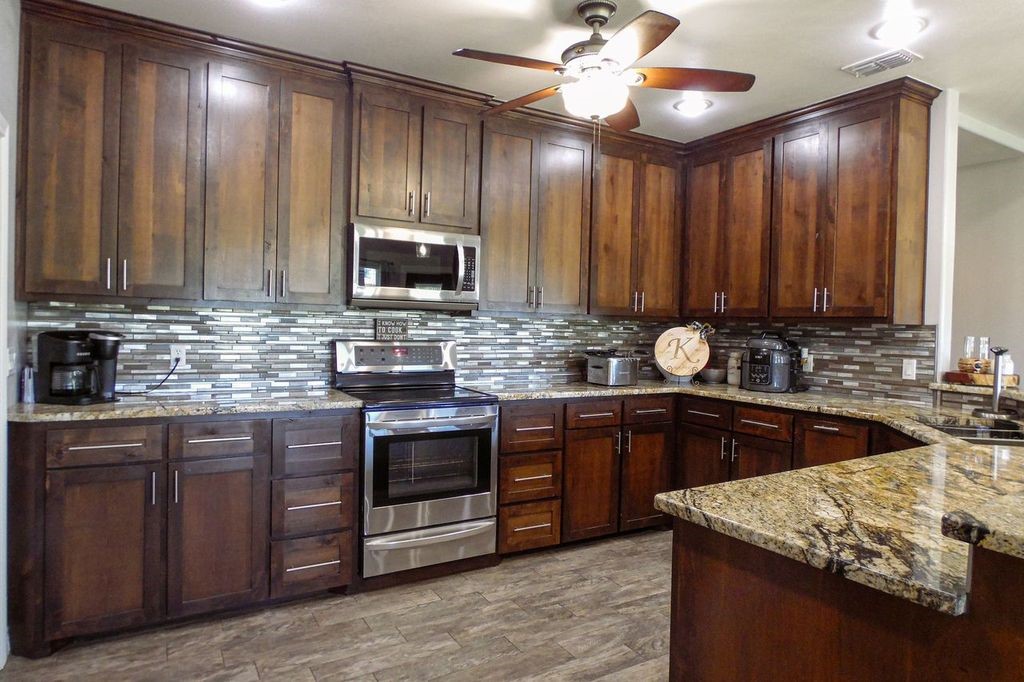 7049 Fm 673 Property Photo 25