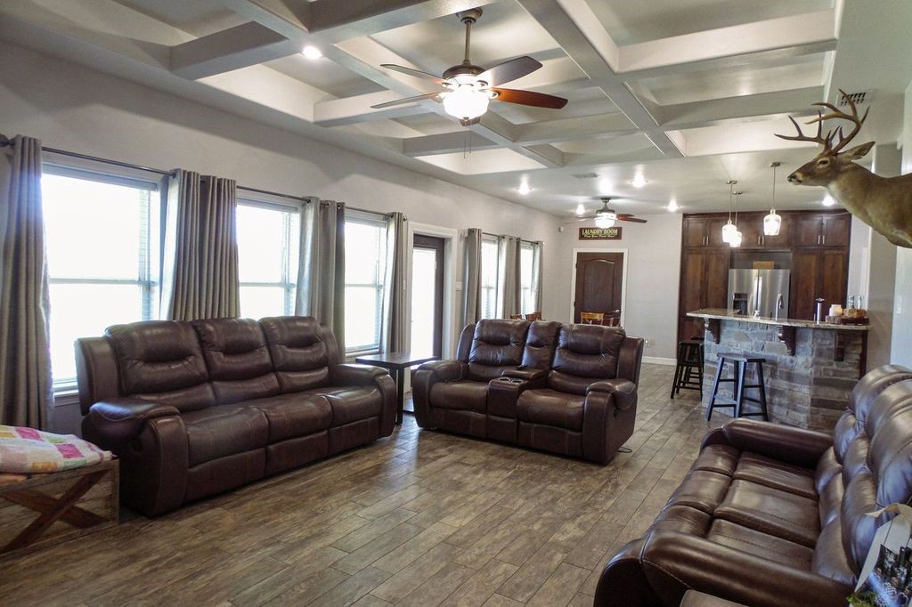 7049 Fm 673 Property Photo 29