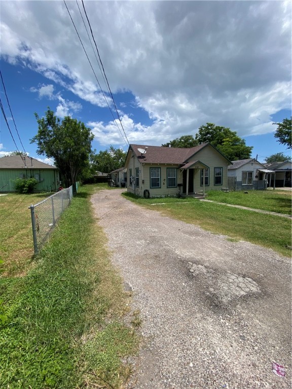 238 Watson St B Property Photo