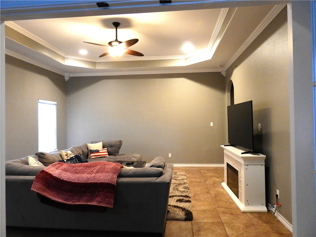 6829 Guinevere St Property Photo 7