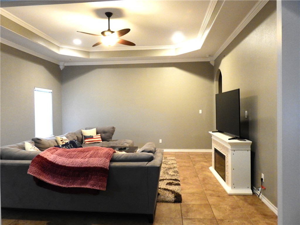6829 Guinevere St Property Photo 8