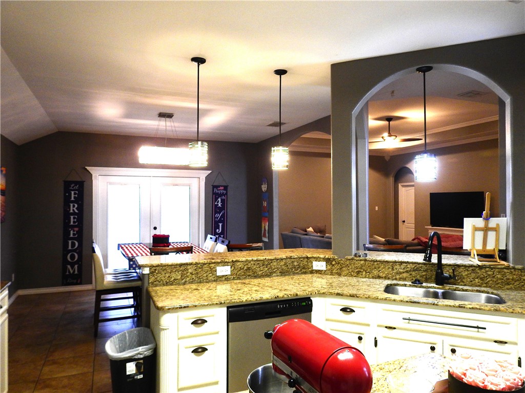 6829 Guinevere St Property Photo 10