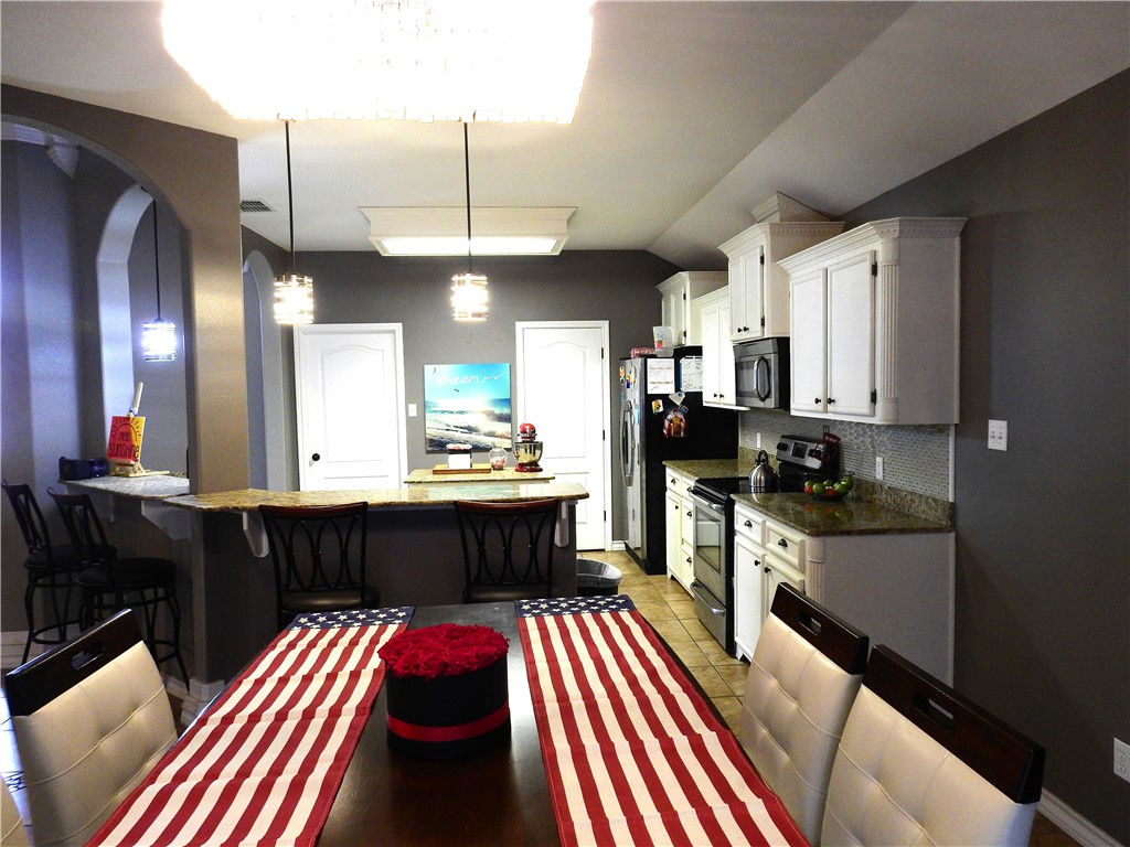 6829 Guinevere St Property Photo 11