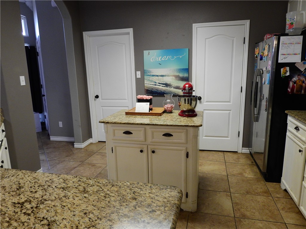 6829 Guinevere St Property Photo 15