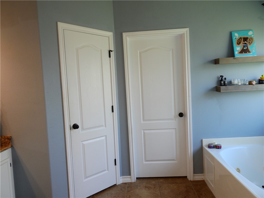 6829 Guinevere St Property Photo 28