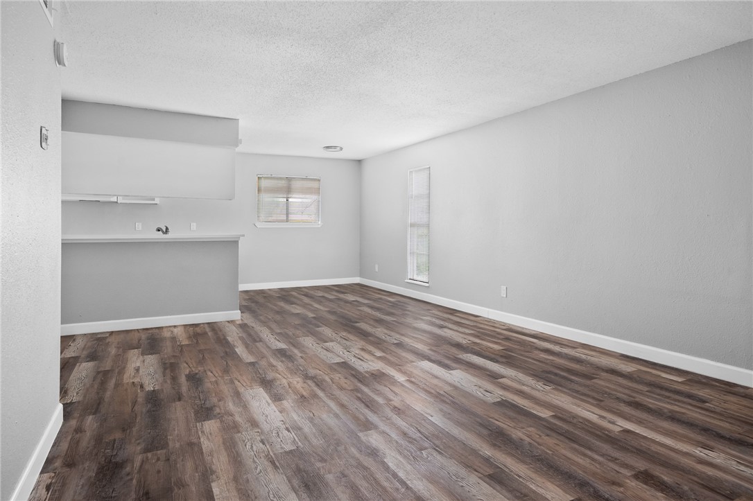 10518 Heizer Dr Property Photo 4