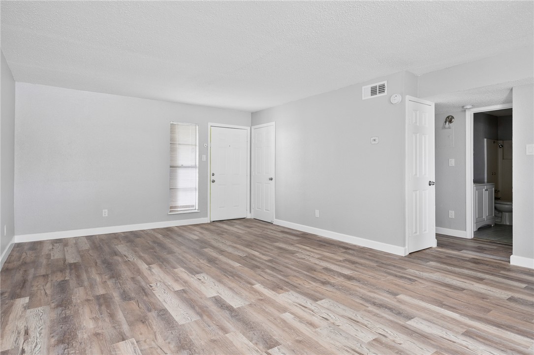 10518 Heizer Dr Property Photo 6