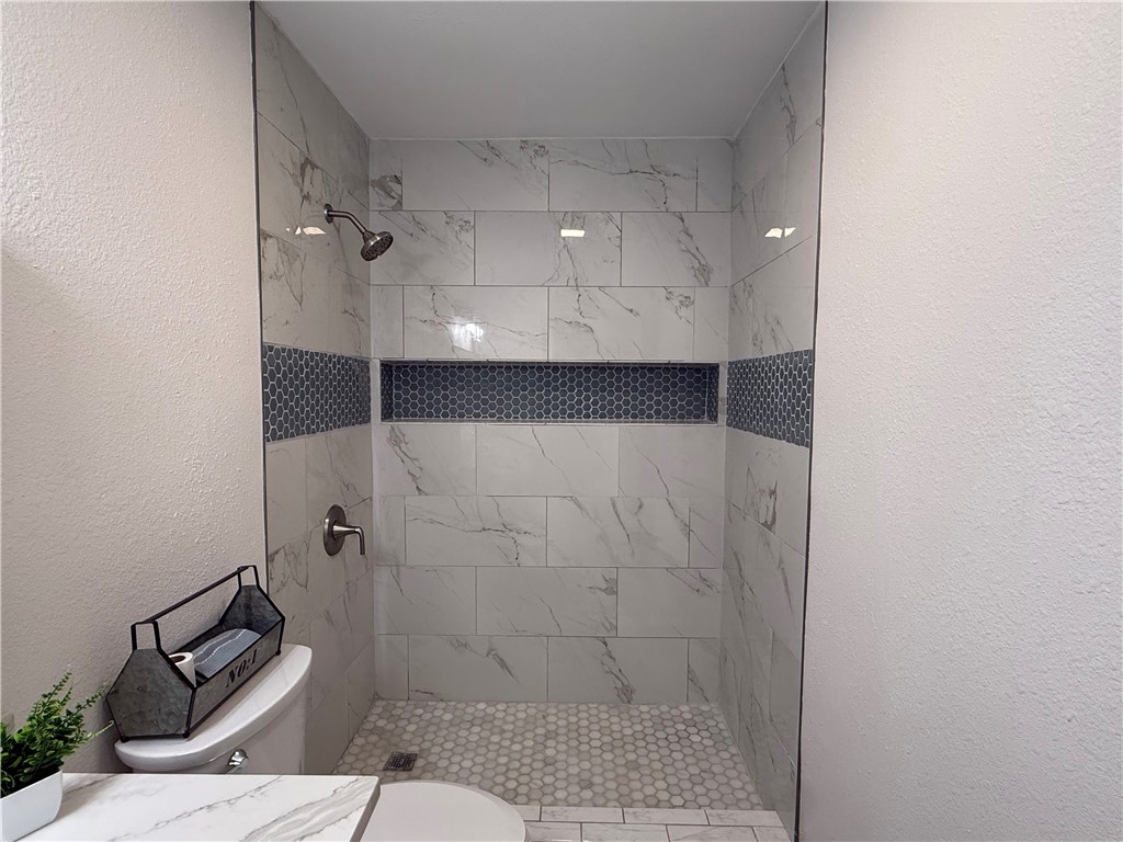 2413 Still Brook Dr Property Photo 28