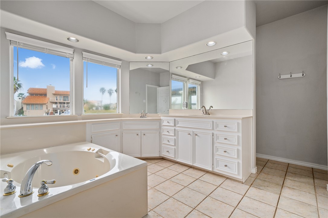 13750 Tajamar St Property Photo 22