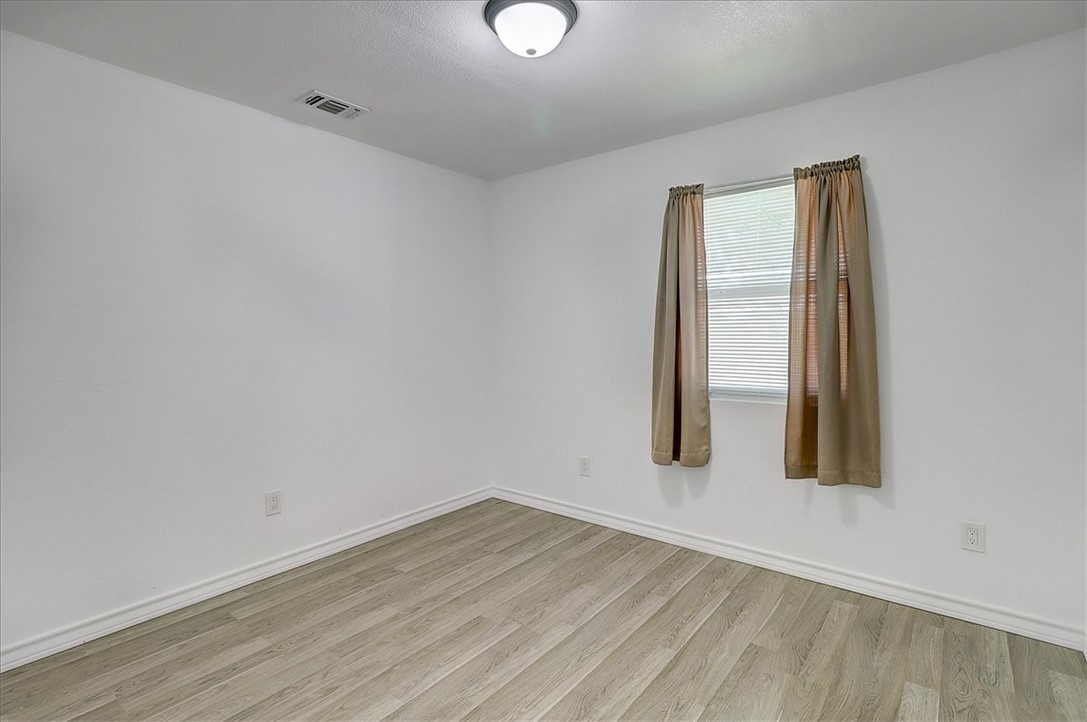 217 Iowa St Property Photo 11