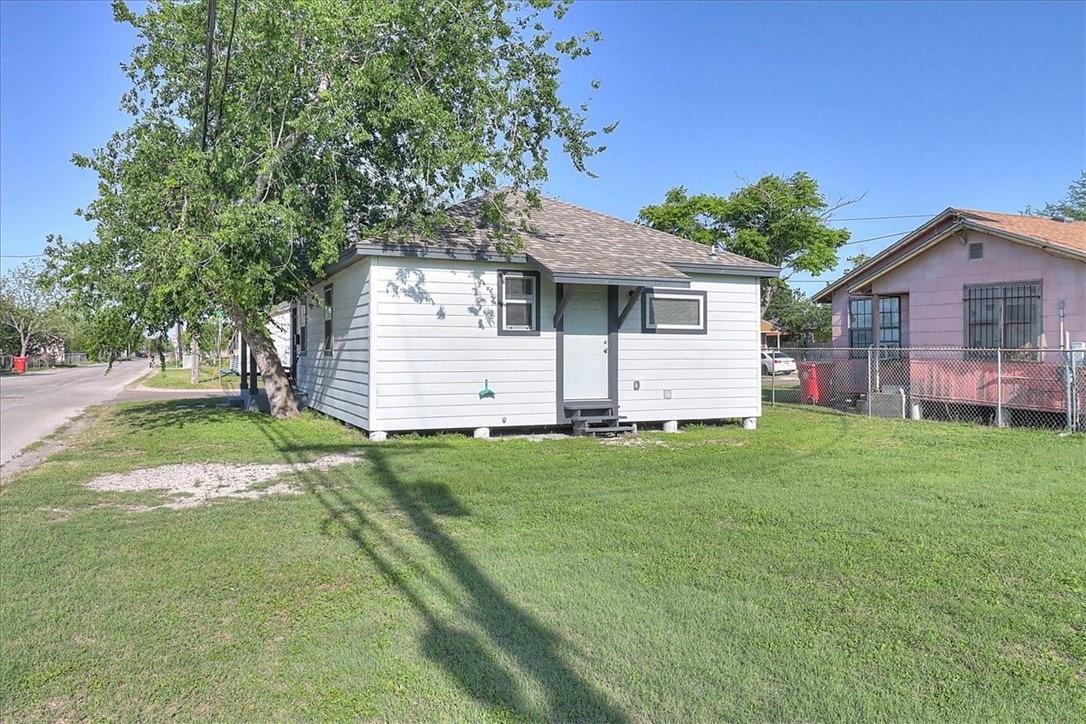 217 Iowa St Property Photo 19