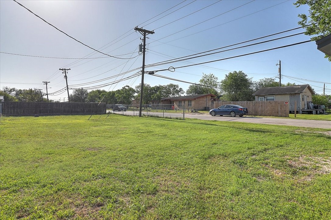 217 Iowa St Property Photo 20
