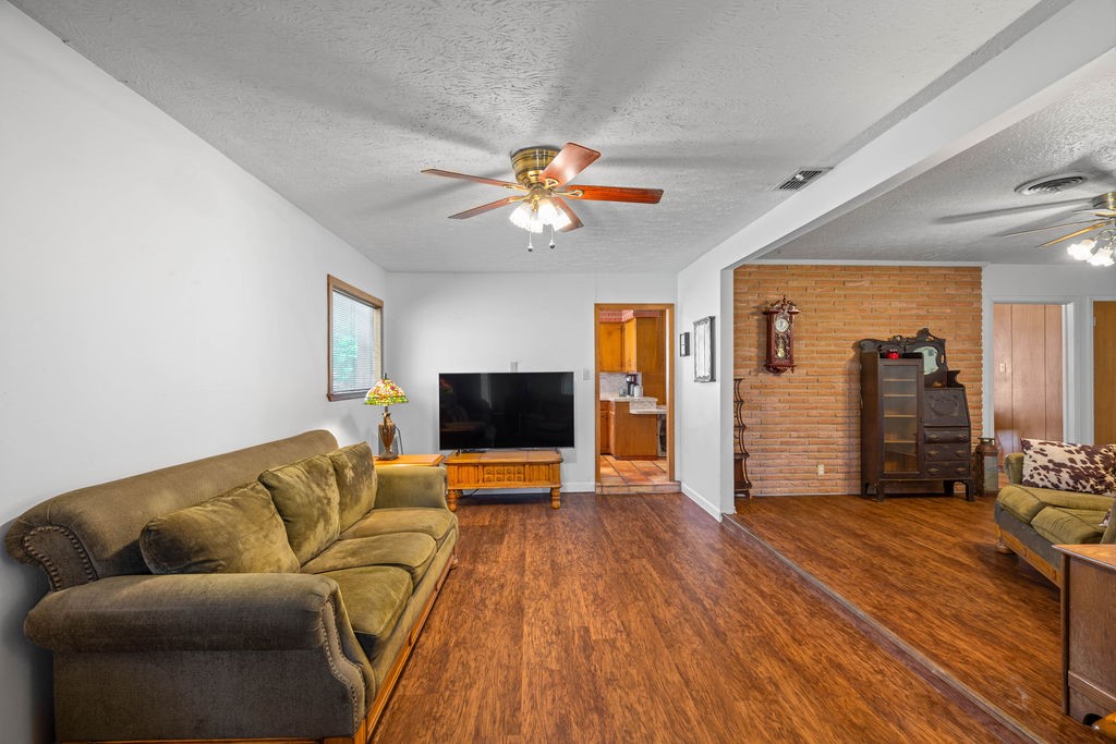 3818 Bentwood Property Photo 3