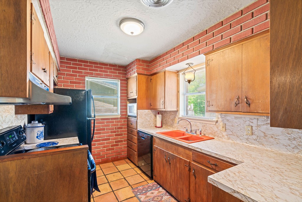 3818 Bentwood Property Photo 9