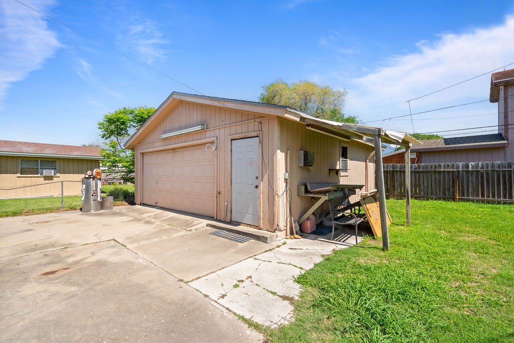 3818 Bentwood Property Photo 17