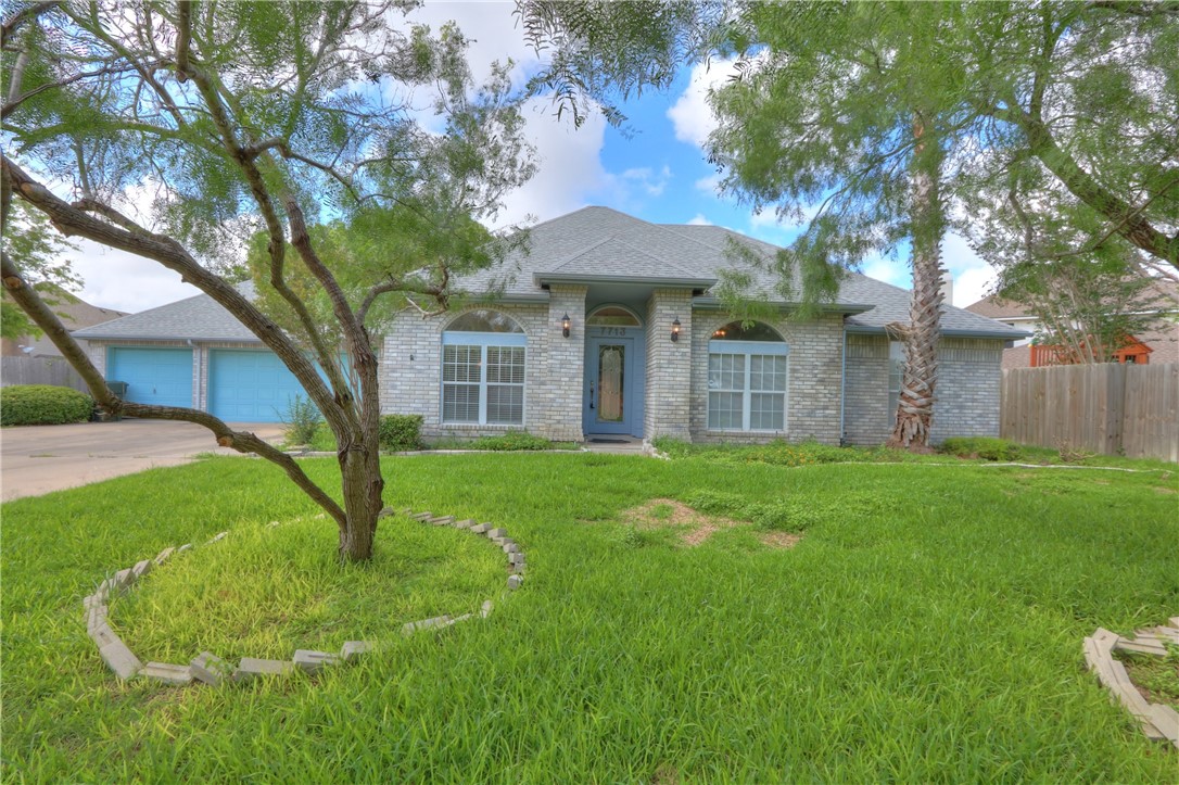 7713 Odessa Dr Property Photo
