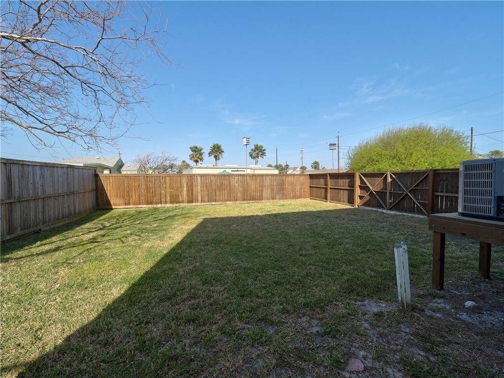 220 E Brundrett Property Photo 20
