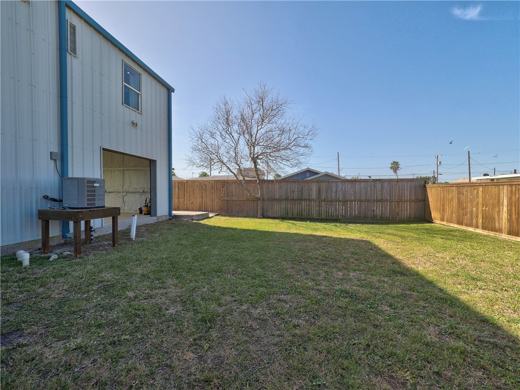 220 E Brundrett Property Photo 21