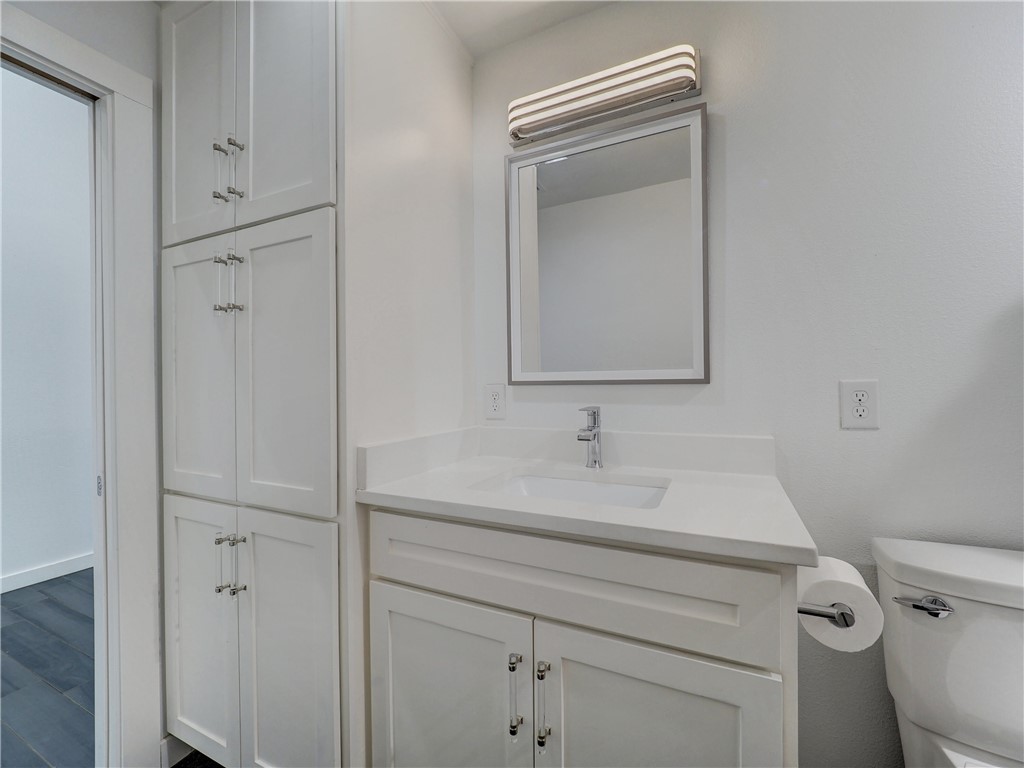 220 E Brundrett Property Photo 35