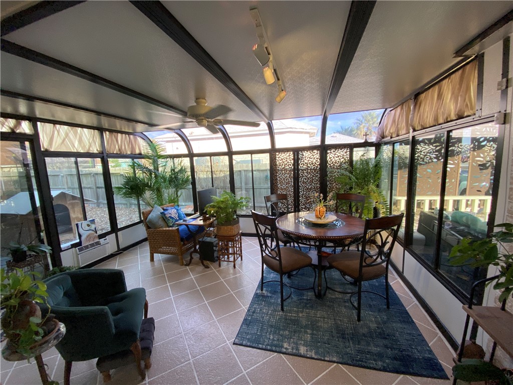 13918 Eaglesnest Bay Dr Property Photo 9