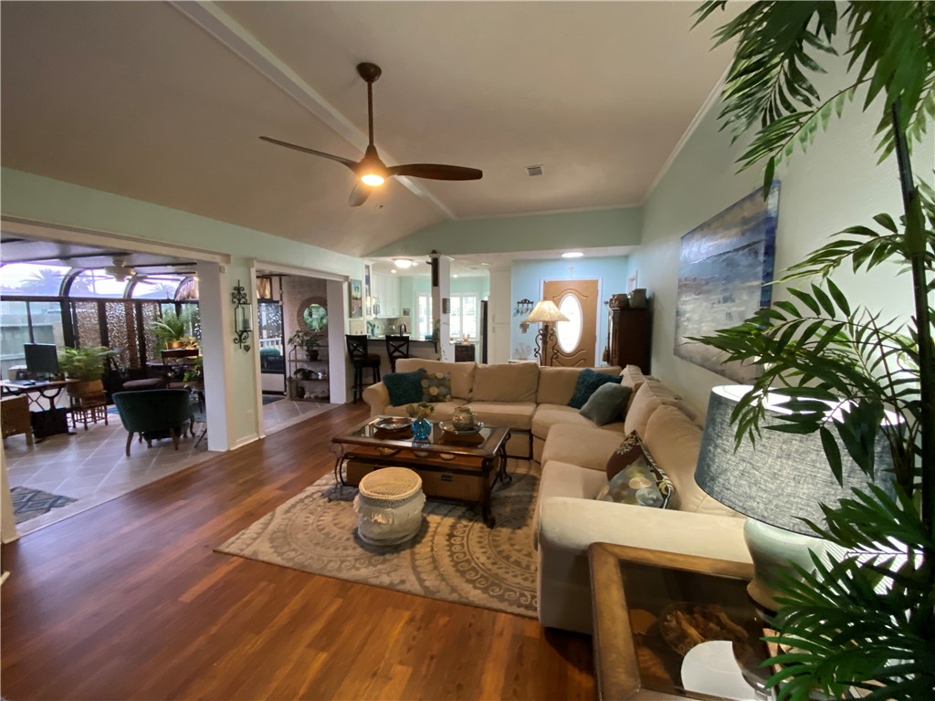 13918 Eaglesnest Bay Dr Property Photo 18