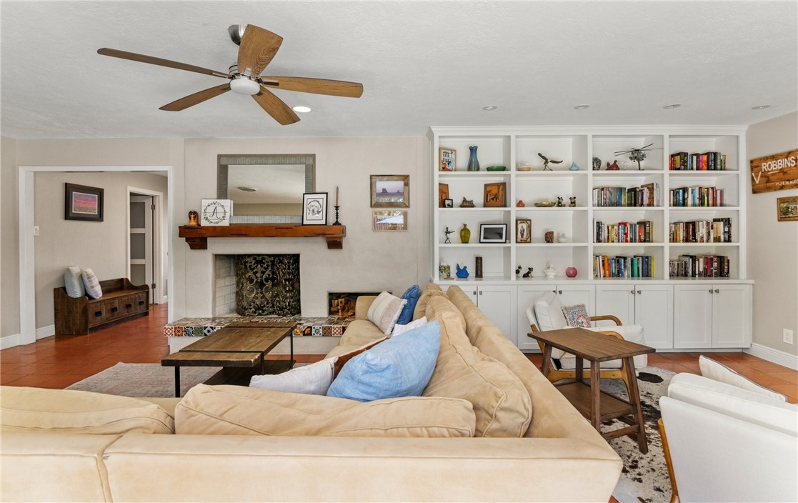410 Cape Lookout Dr Property Photo 8