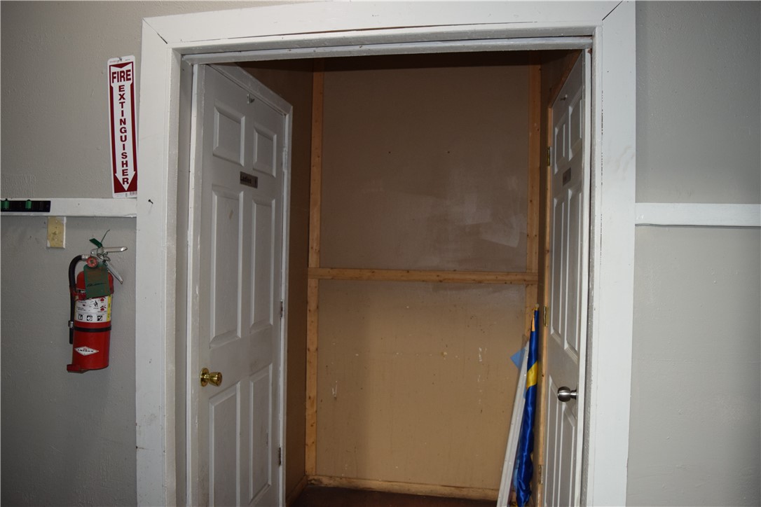 104 E Main St Property Photo 7