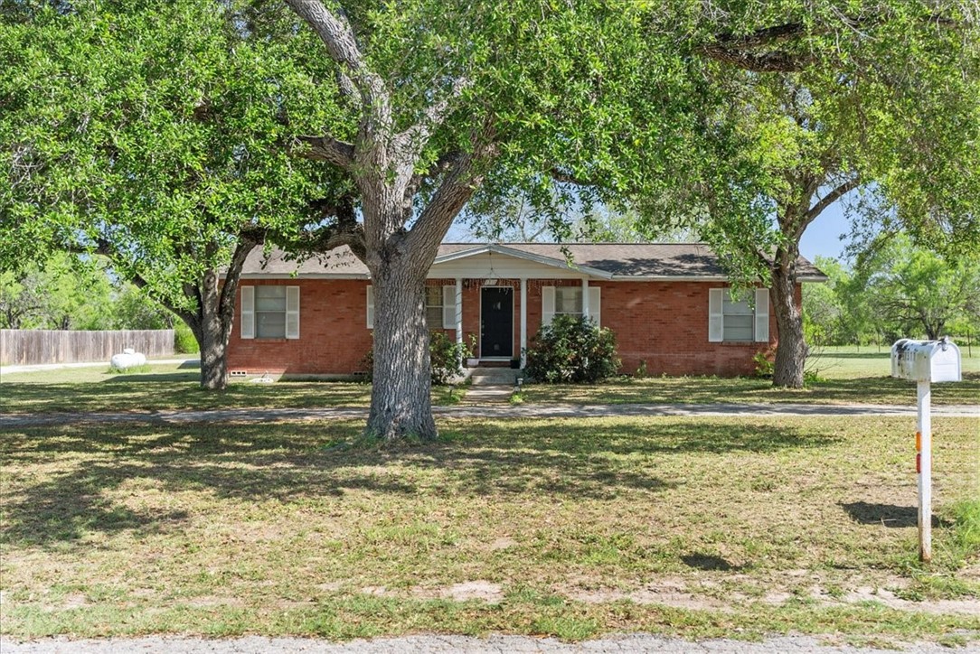 1311 Burleson St Property Photo 3