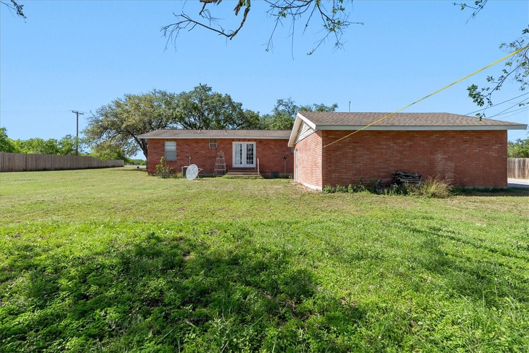 1311 Burleson St Property Photo 25