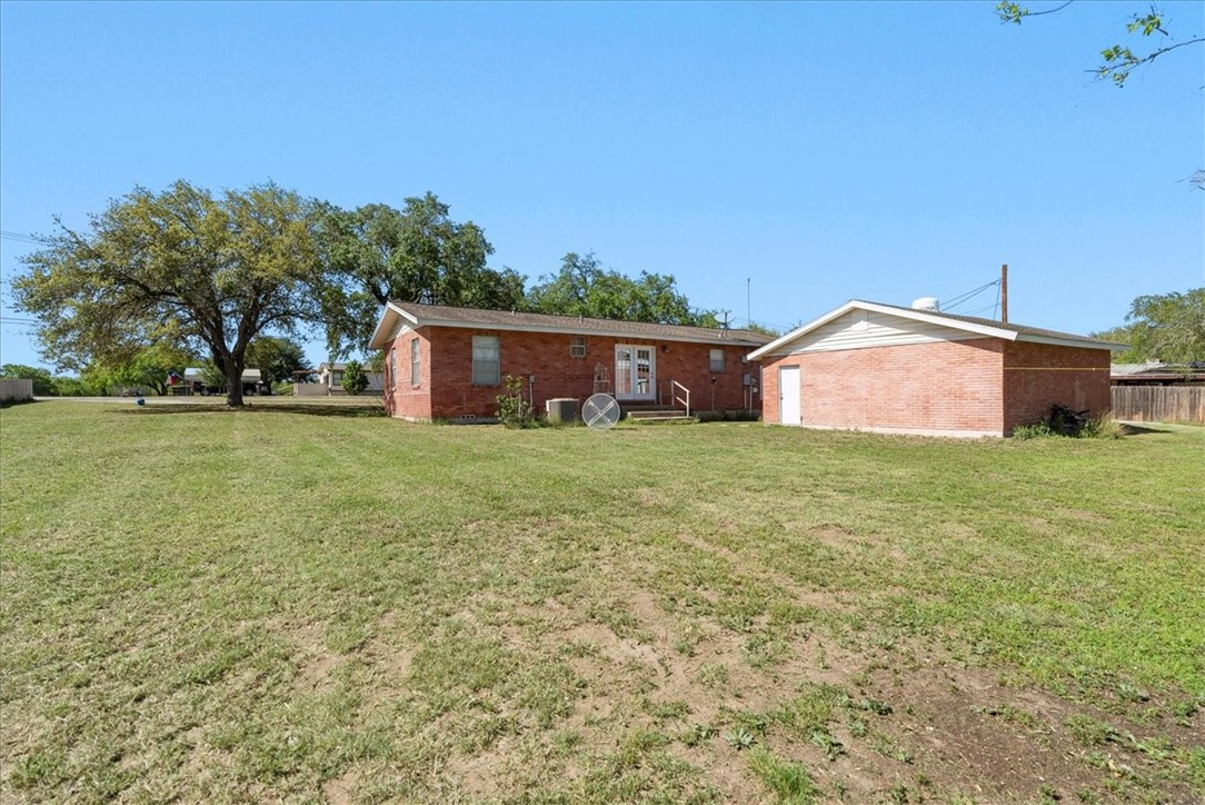1311 Burleson St Property Photo 26