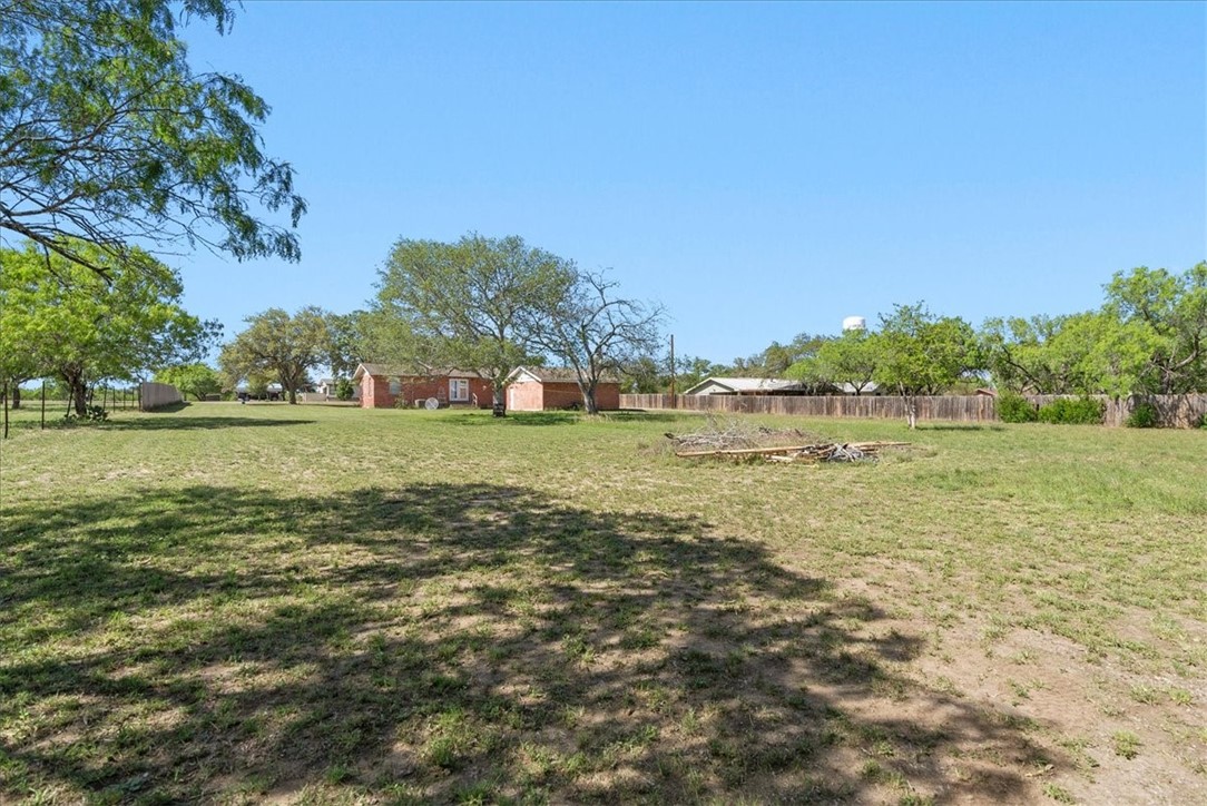 1311 Burleson St Property Photo 27
