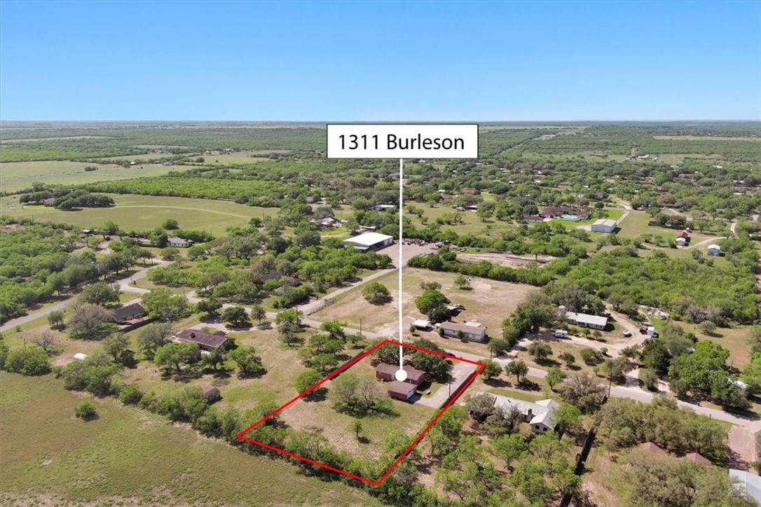 1311 Burleson St Property Photo 32