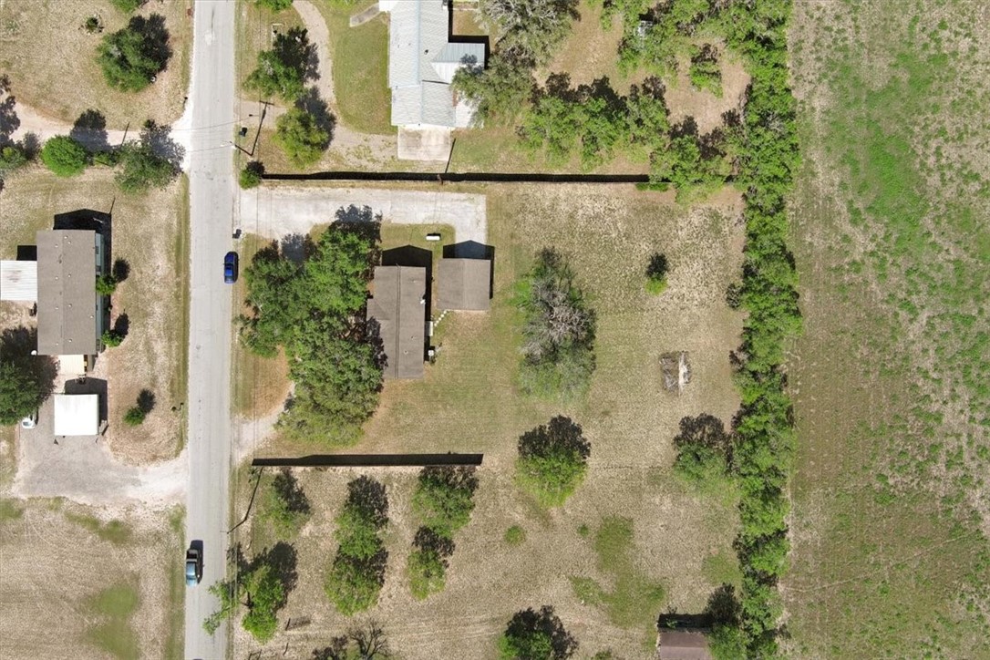1311 Burleson St Property Photo 34