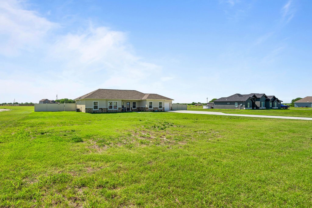 5548 County Road 101 Property Photo 2