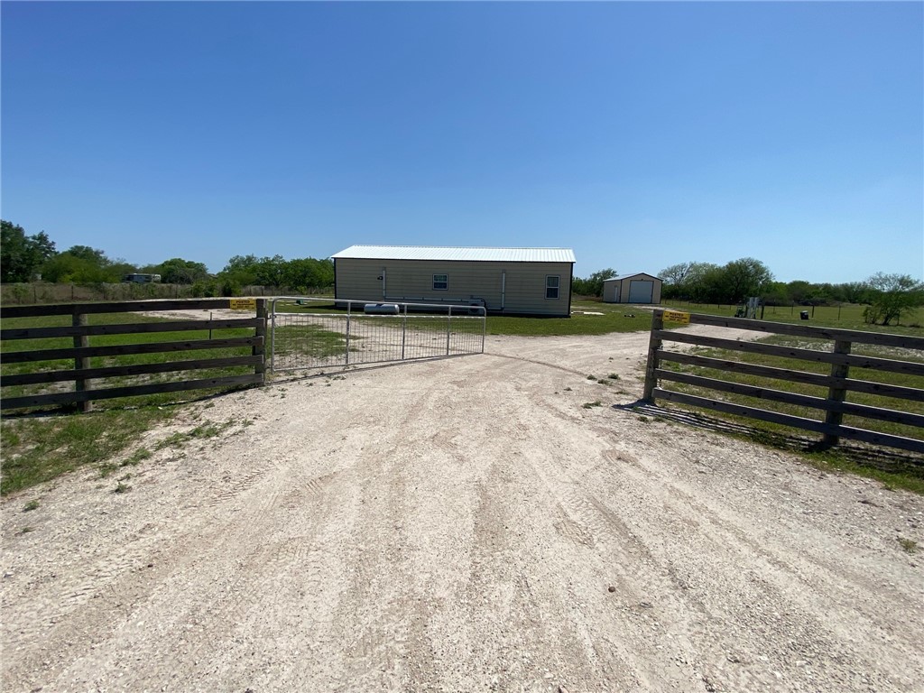 202 County Road 3061 Property Photo